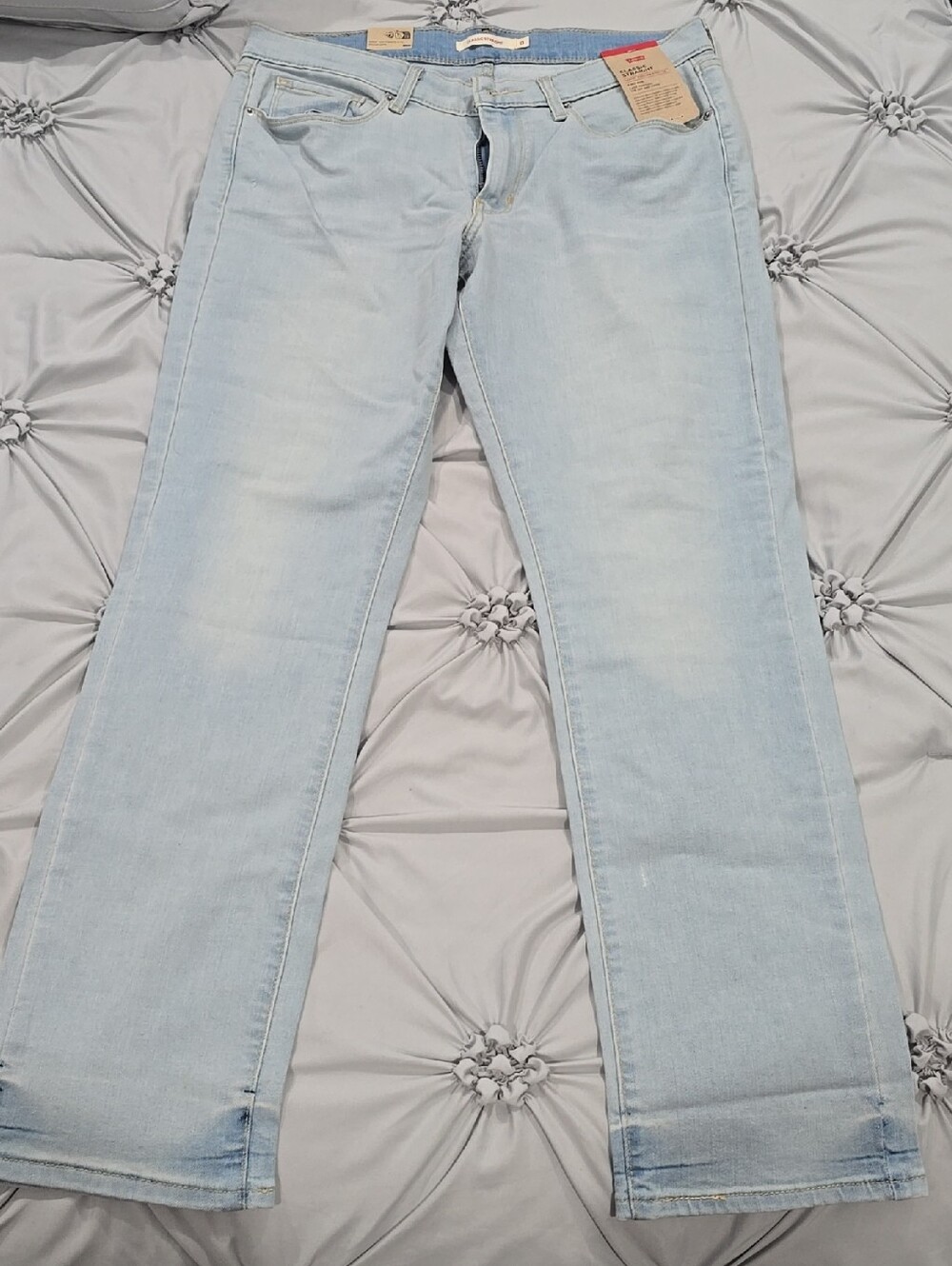 Levi's Light Wash Classic Straight Leg Women's Jeans new nwt